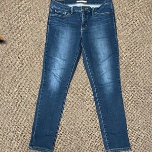 Levi’s skinny jeans size 29